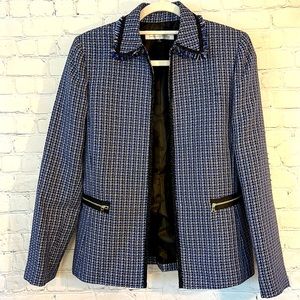 Tahari beautiful tweed blazer with fringe collar